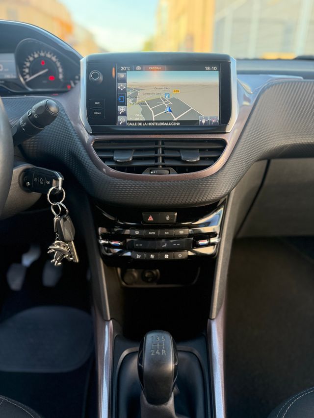 Peugeot 2008 1.2VTI 82cv 110.000klm 2015