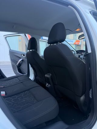 Peugeot 2008 1.2VTI 82cv 110.000klm 2015