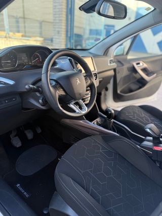 Peugeot 2008 1.2VTI 82cv 110.000klm 2015