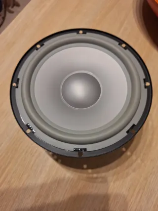 Infinity woofer 8 pulgadas 120w cmmd tecnología 
