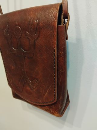 Bolso de cuero artesanal