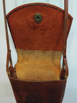 Bolso de cuero artesanal