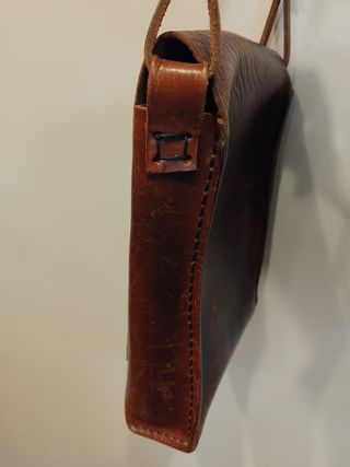 Bolso de cuero artesanal