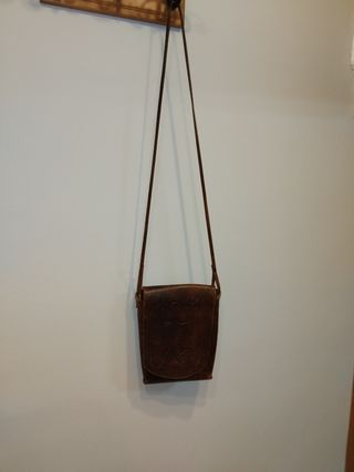 Bolso de cuero artesanal