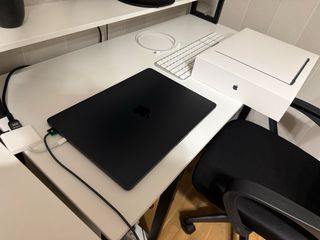 MacBook Air M4 2025 Caja y Factura