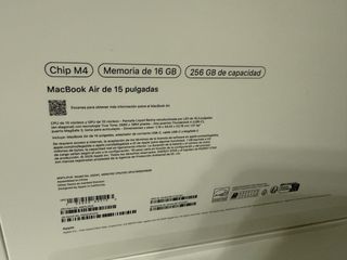 MacBook Air M4 2025 Caja y Factura