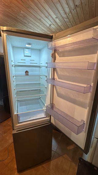 Nevera Beko 2metros.  transporte disponible