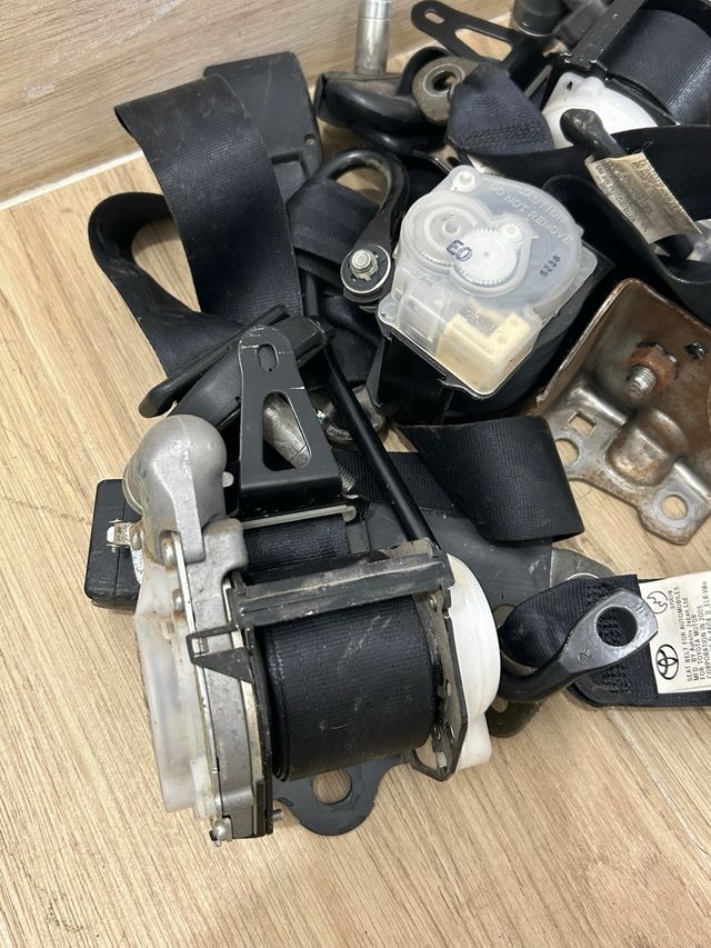 Cinturones Toyota Celica T23