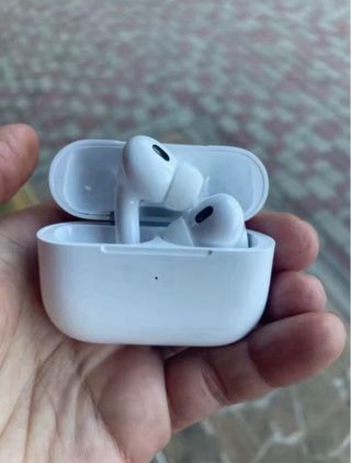 Cascos inalámbricos blancos