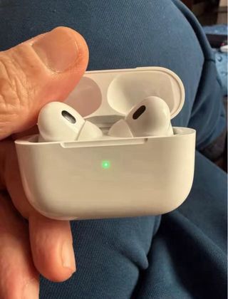 Cascos inalámbricos blancos