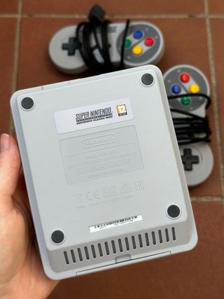 Super Nintendo Classic Mini + 2 Mandos, 21 juegos 