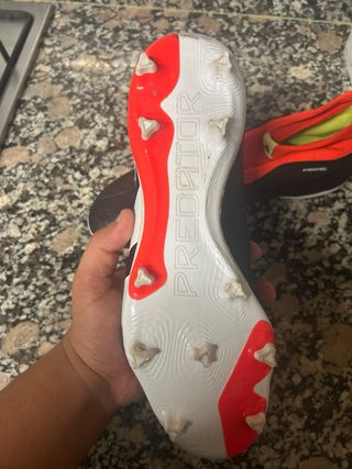 Botas de fútbol Adidas Predator 
Talla 44 
