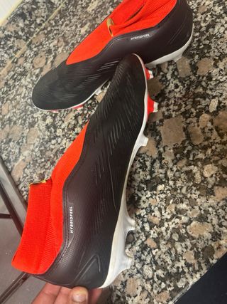 Botas de fútbol Adidas Predator 
Talla 44 
