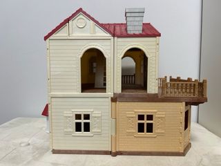 Casa de muñecas con muebles