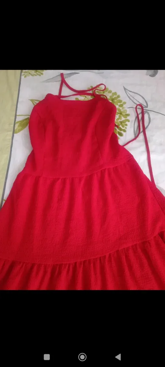 Vestido largo rojo con volantes