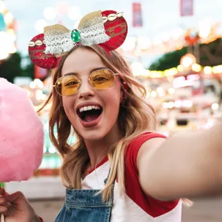 Orejas Minnie Lentejuelas Boho Doradas Rojas