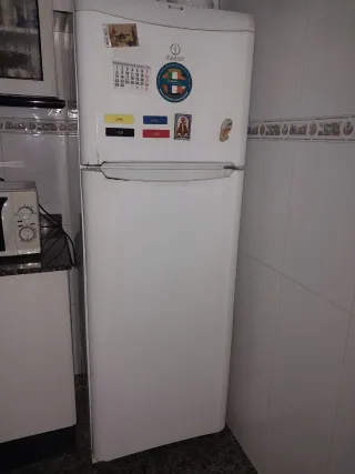 Nevera blanca Indesit
