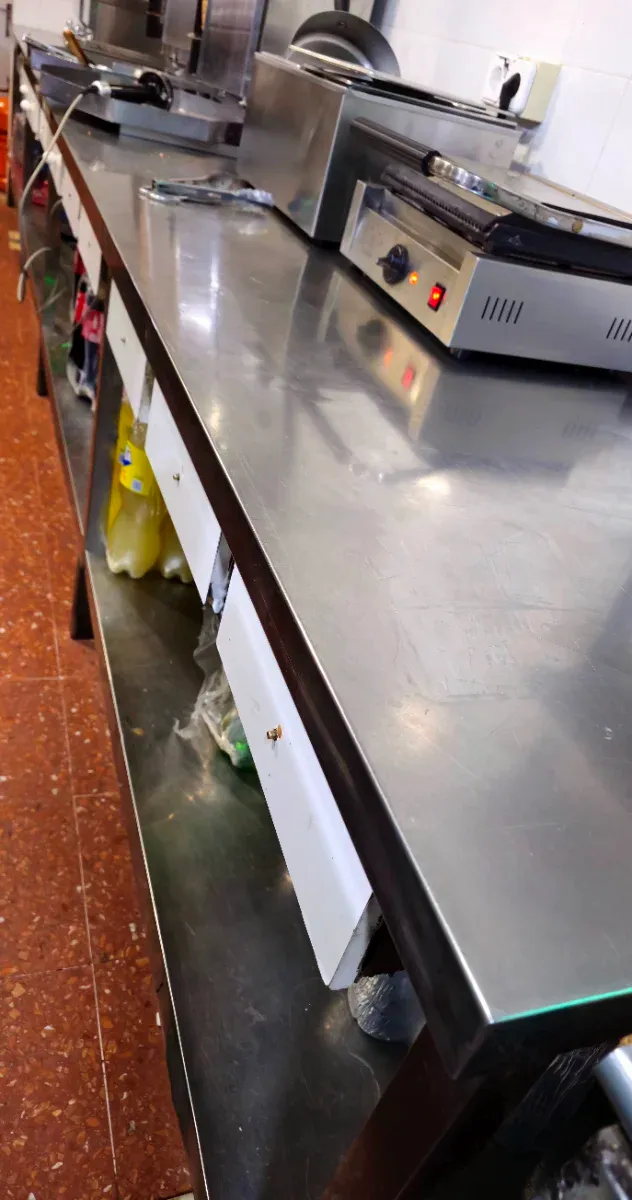 Mesa de acero inoxidable 5 metros
Con 12Cajones