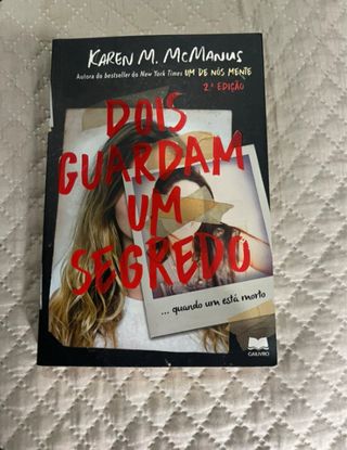 Dois Guardam um Segredo (Portuguese Edition)
