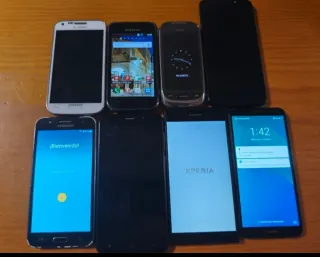 Lotto 8 telefoni cellulari Huawei, Samsung, Sony per ricambi