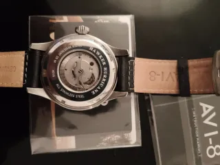 Reloj AVI-8 Automático Negro y Plateado