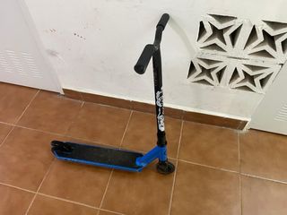 Patinete azul