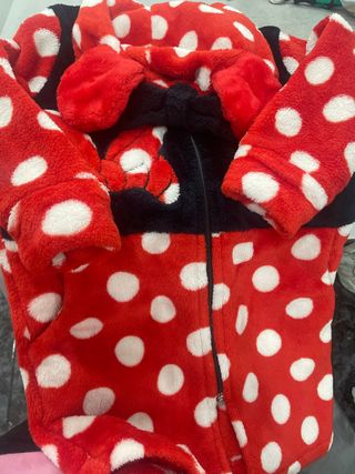 Bata polar Minnie Mouse talla 2-3 años