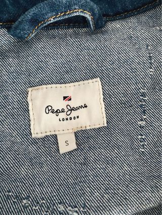 Pepe Jeans chaqueta y falda