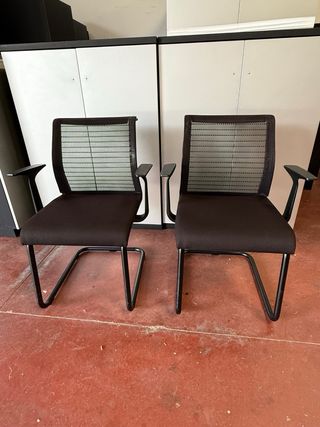 2 SILLAS DIRECCIÓN STEELCASE. PRECIO POR UNIDAD