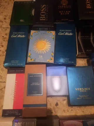 Quasi 50 bottiglie VUOTE di colonia di marca