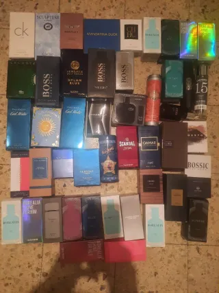 Quasi 50 bottiglie VUOTE di colonia di marca