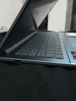 CAMBIO POR PC DE SOBRE MESA Portátil ASUS Vivobook