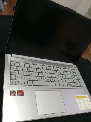 CAMBIO POR PC DE SOBRE MESA Portátil ASUS Vivobook