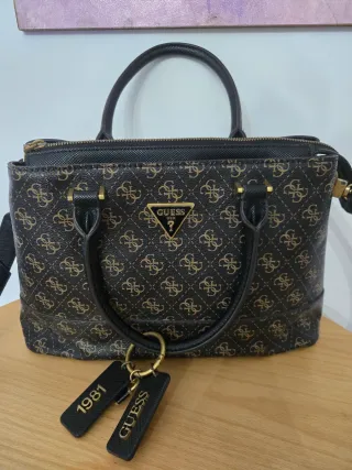 Bolso Guess Marrón y Negro Original