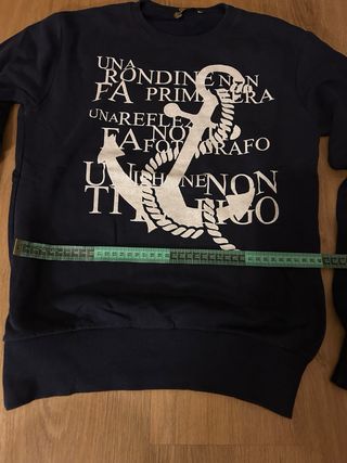 Felpa blu con stampa ancora