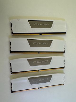 Memoria RAM Corsair DDR5 64GB 6400MHz XMP Blanca