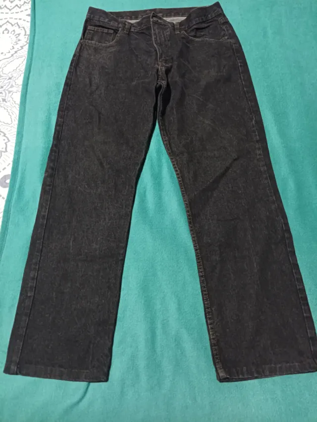 Pantalón vaquero negro