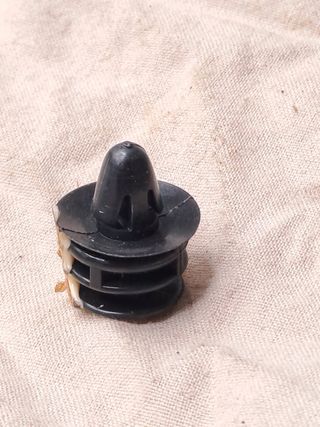 2 Clips Tapicería Puerta Rover SD1 BRC8990