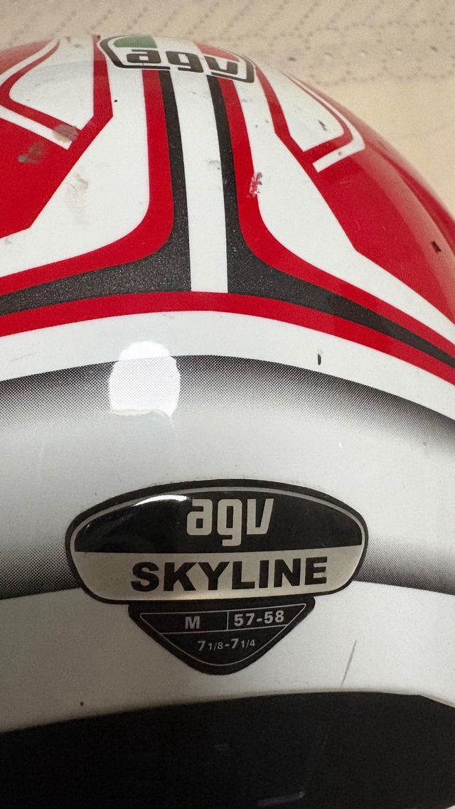 Casco AGV Rojo y Blanco