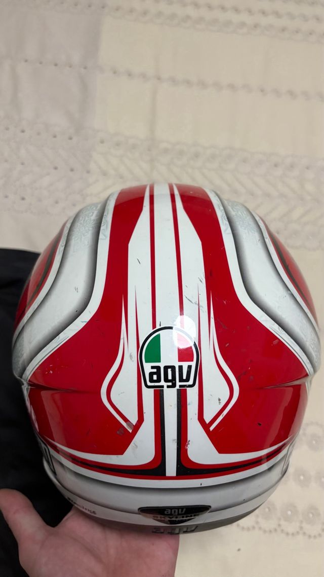 Casco AGV Rojo y Blanco