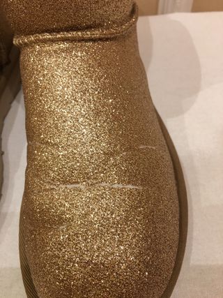 Botas UGG doradas brillantes