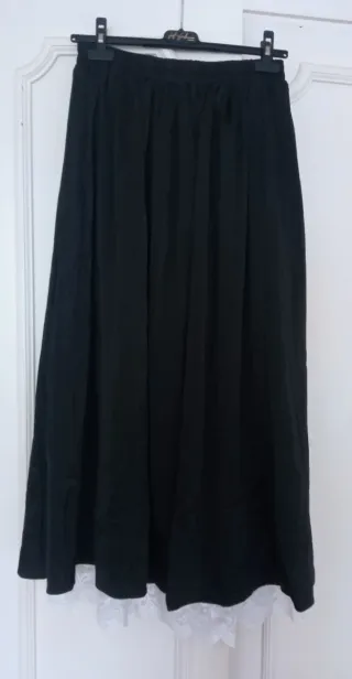 Falda larga negra vintage con encaje