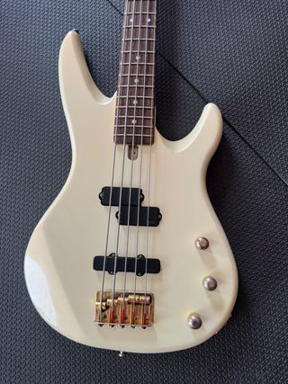 Bajo Yamaha RBX5 5 cuerdas