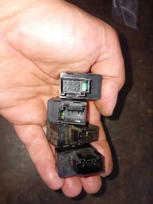 Botones elevalunas Seat 6K2 Confort