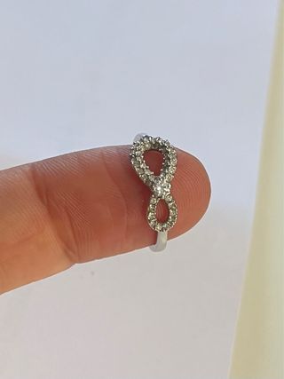 Anillo de infinito de plata y swarovski
