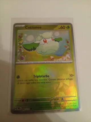 Cottonee Base 60 HP Carta Pokémon
Masterboll