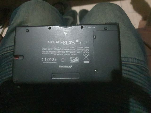 Nintendo DSi XL Roja