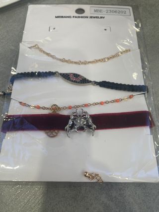Conjunto 4 Pulseras muy bonitas 