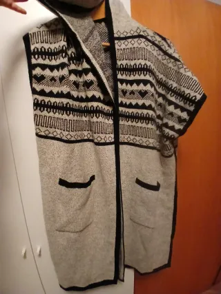 Cardigan con cappuccio fantasia