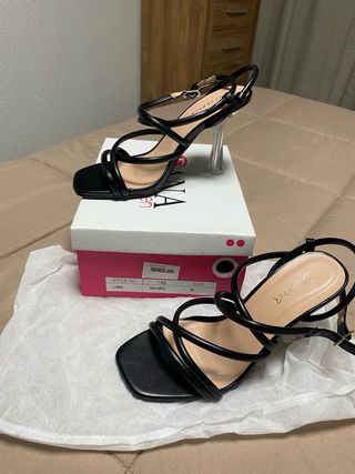 Tacones negros Dana talla 36